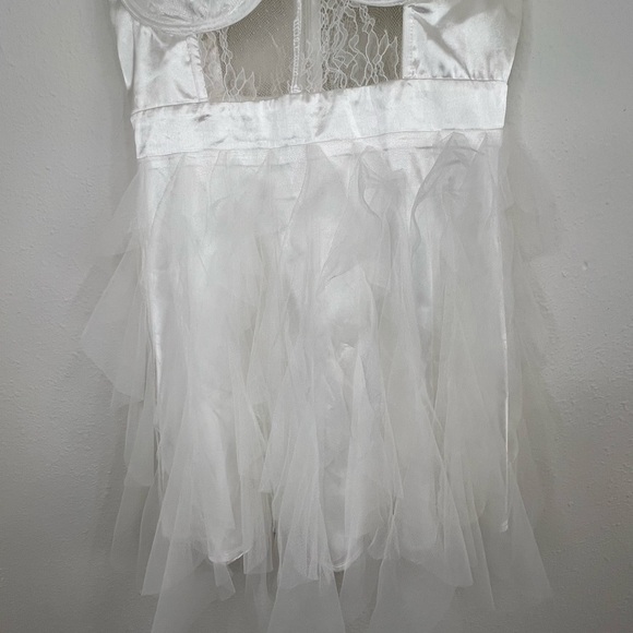 Lulu’s Women’s White Satin and Tulle Mini Dress Size Medium Bustier Style 32” - Picture 5 of 10